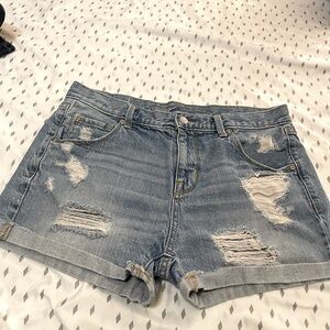 Mossimo Supply Co. Low rise distressed denim  shorts women’s size 27